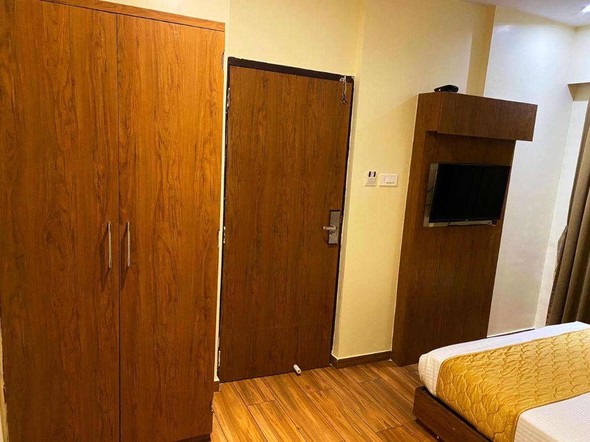 Hotel Pearl'S Bkc Inn- Near Trade Centre, Visa Consulate Mumbai  Buitenkant foto