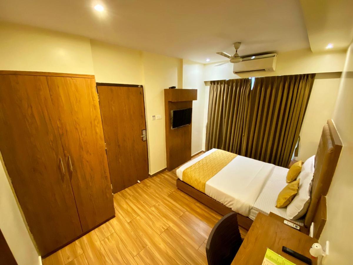 Hotel Pearl'S Bkc Inn- Near Trade Centre, Visa Consulate Mumbai  Buitenkant foto
