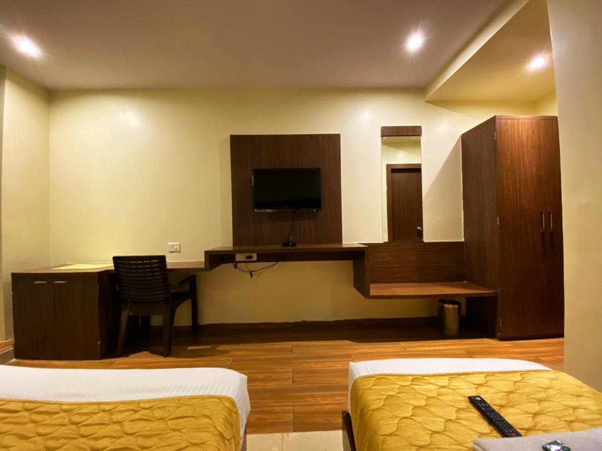 Hotel Pearl'S Bkc Inn- Near Trade Centre, Visa Consulate Mumbai  Buitenkant foto